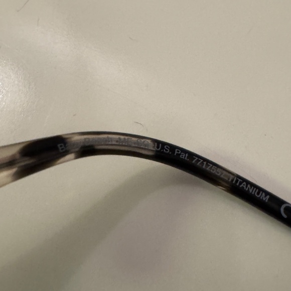 Maui Jim Aviator Sunglasses with case - Picture 4 of 5